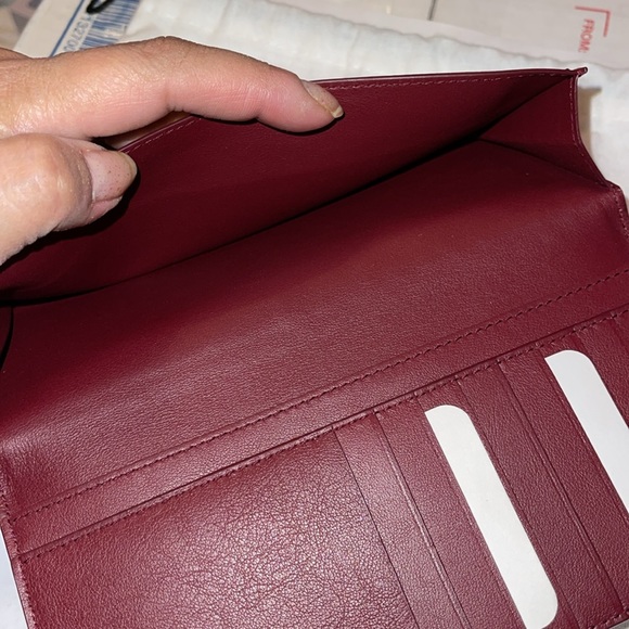 Bottega Veneta burgundy intrecciato woven wallet . Pristine condition. - Picture 5 of 10